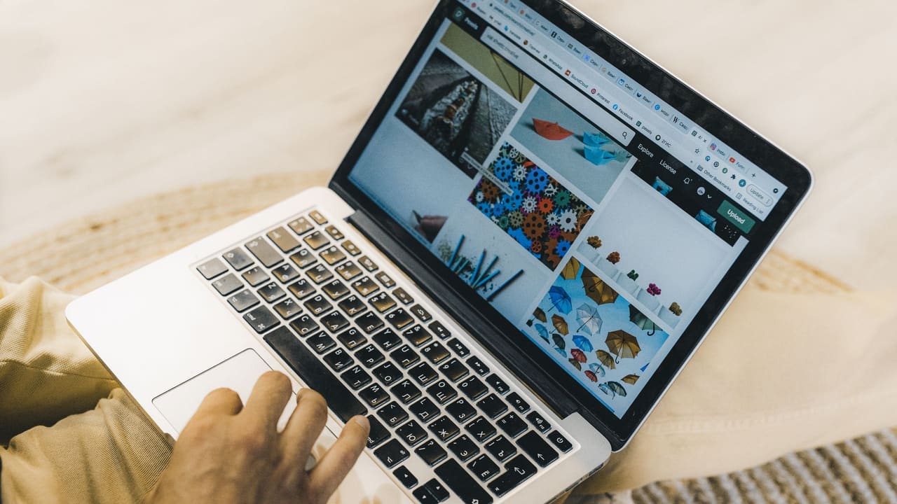 Jak zarabiać online przez program poleceń FlirtHub? Wypłata na konto
